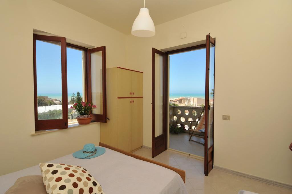 Residence Sicilia Mare- Casa Vacanza Scoglitti Exterior photo
